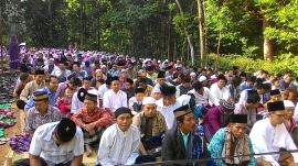 Sholat Id di Halaman Balai Padukuhan Trosari