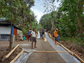 REALISASI KEGIATAN COR RABAT JALAN PADUKUHAN GUNUNGMANUK DARI BKK KABUPATEN GUNUNGKIDUL 