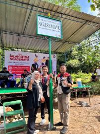 PEMASANGAN PLANG BALAI PADUKUHAN DAN PENEMPELAN NO RUMAH DARI KKN UNY 2025