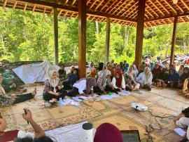 Mahasiswa KKN Mandiri UNY 2025 Dorong Pemanfaatan Sampah Organik dengan Biopori 